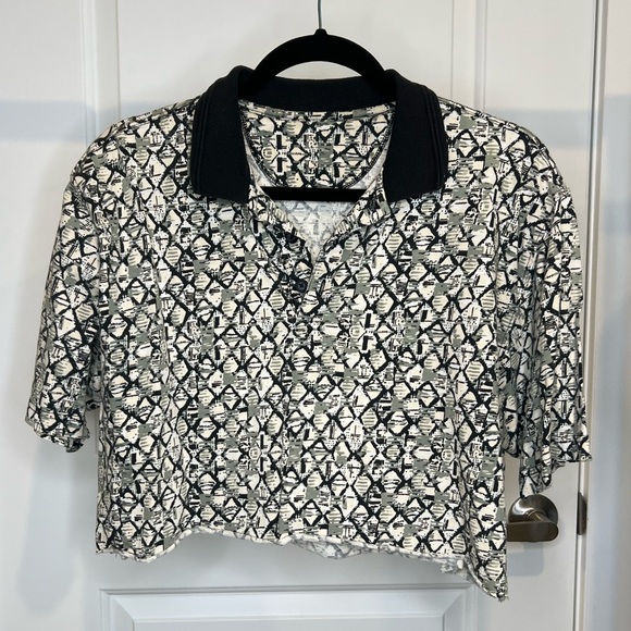 Cropped Collared Patterned t-shirt - Picture 1 of 3